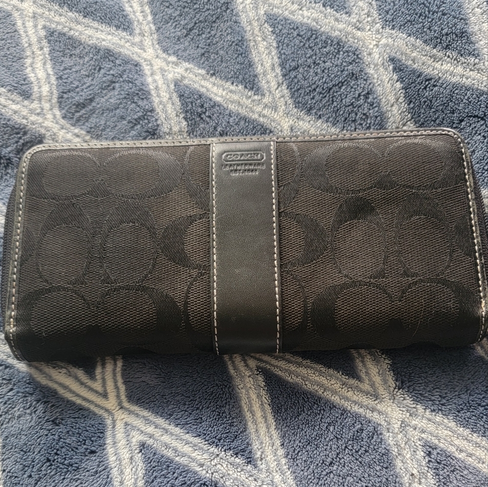 Coach Black Signature Accordian Zip Clutch Wallet